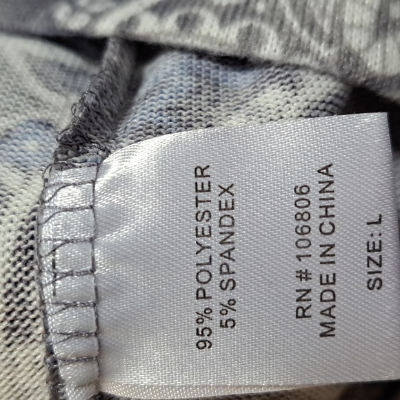 Emily Danielle Paisley Mock Neck Long Sleeve Blouse. Size Large NWT - Picture 7 of 9